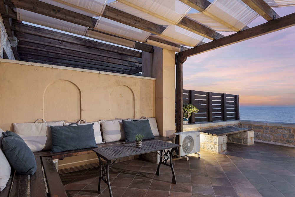 Aura Seafront Villa