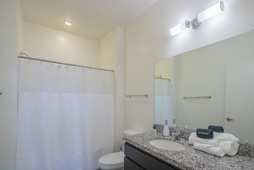 ROVE LIVING/KL - Roosevelt Point