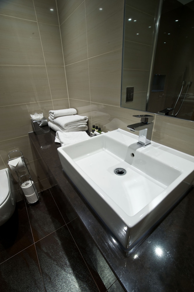 Farnham Vacations - Frensham Pond Country House Hotel  Spa - Property Image 12