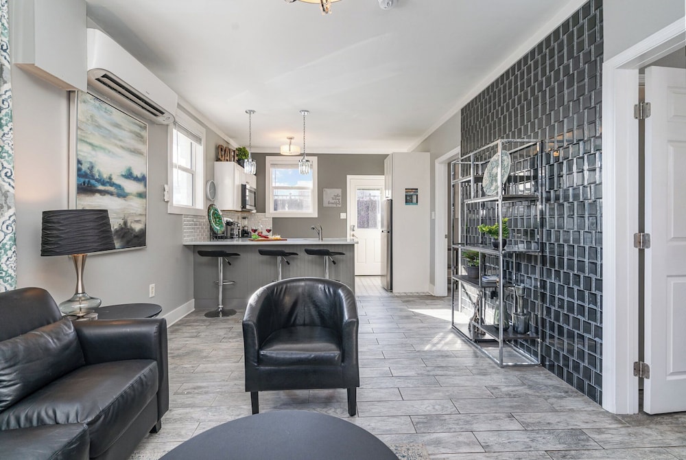 Opulent Pearl - Private Patio - Mins to Broadway