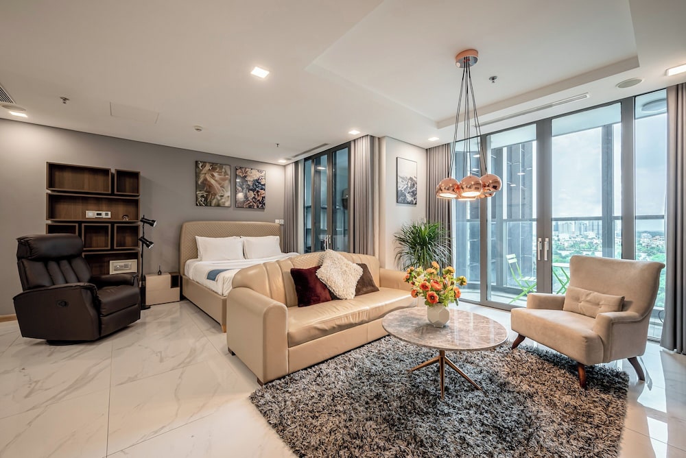 Somi Luxstay Landmark 81