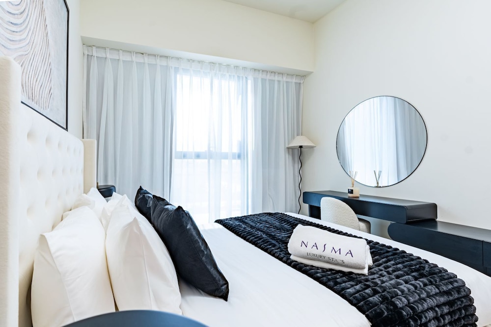 Nasma Luxury Stays - Azizi Riviera 44