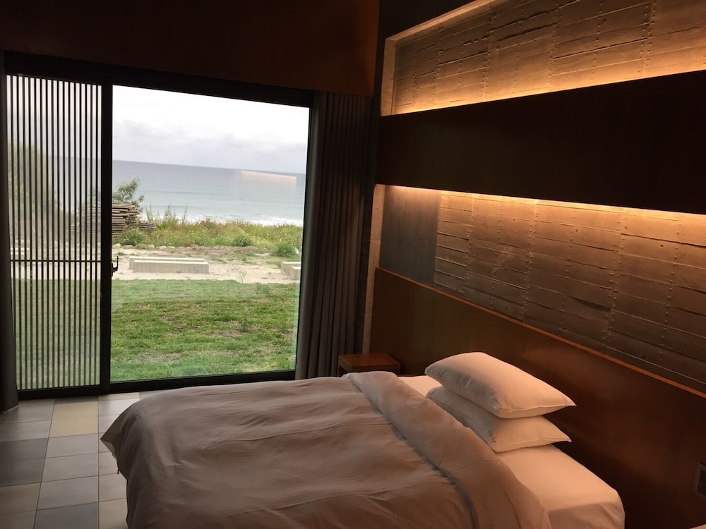 Alba Pacific Villa view 4