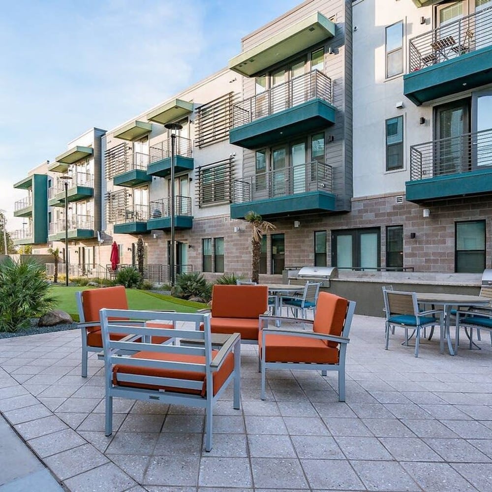 Luxury Apartments on Bells Boulevard