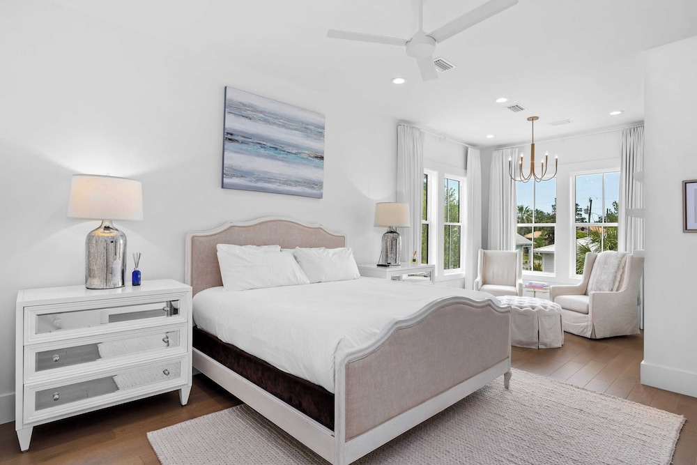 30A Good Vibes by Avantstay Private Pool + Bikes Beach Access