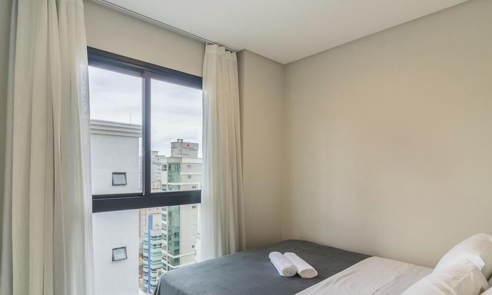 Your Exclusive Stay Just Steps From the sea in Meia Praia - FFS II
