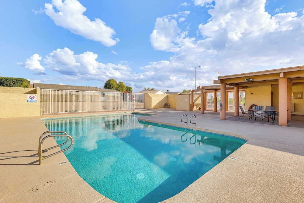 Near Lakes & Trails: Mesa Home w/ Golf Course View