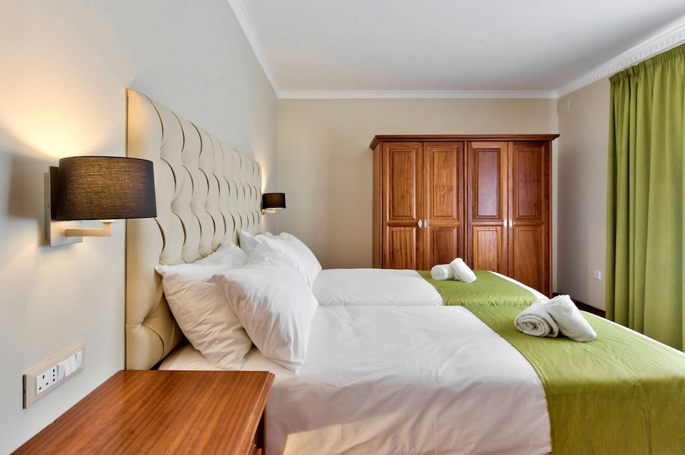 Villa Stephanotis - 3 Bedroom Villa With Pool