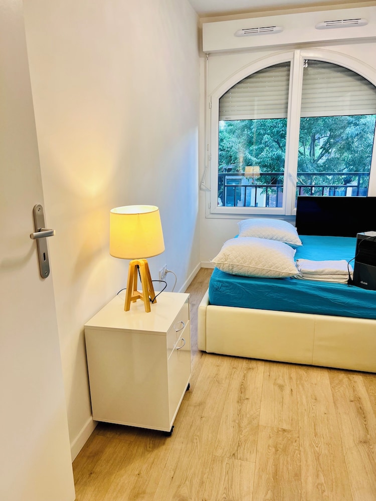156 Av. Pasteur b1 view 5
