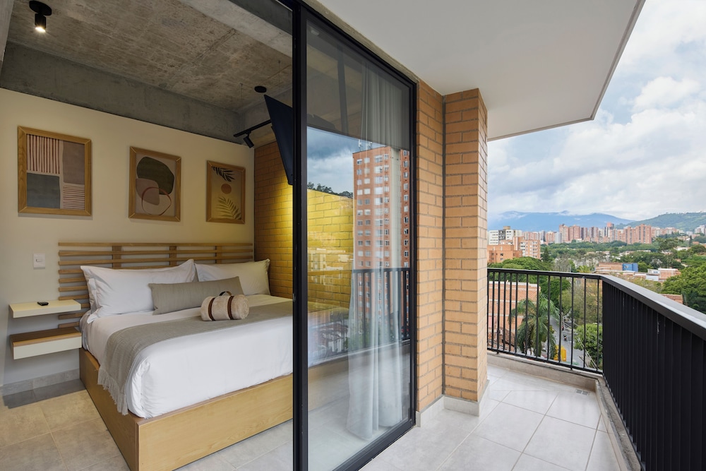30 Living Suites