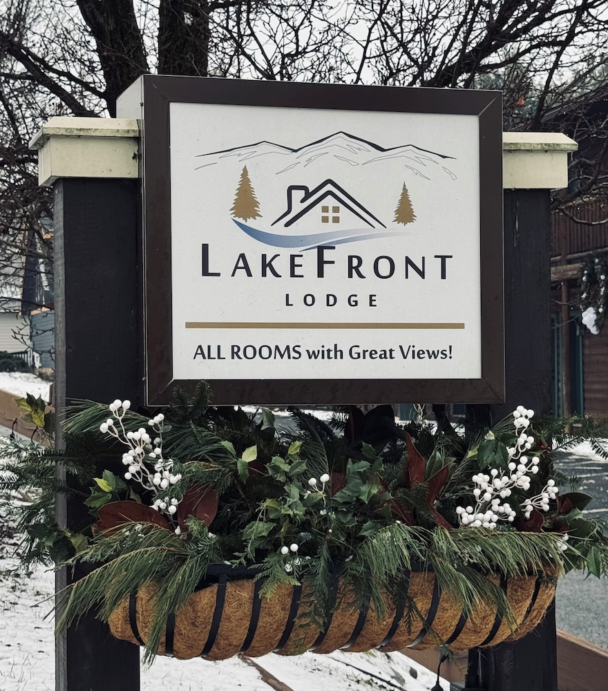 LakeFront Lodge