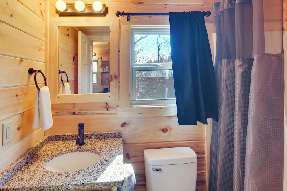 Sweet Thang: Romantic Blue Ridge Mtns Getaway