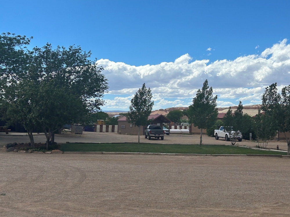 Dukes Slickrock Campground & RV Park