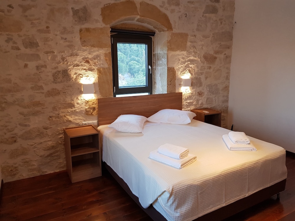 Traditional Villa in Fres view 5