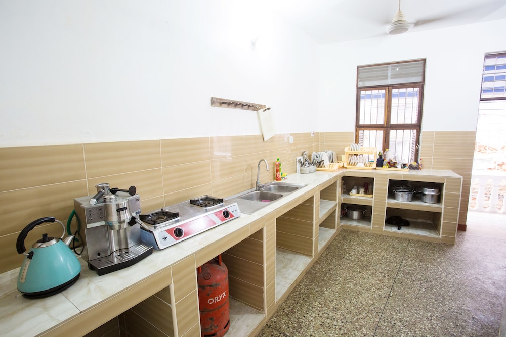 Ten to Ten Stone Town - Hostel