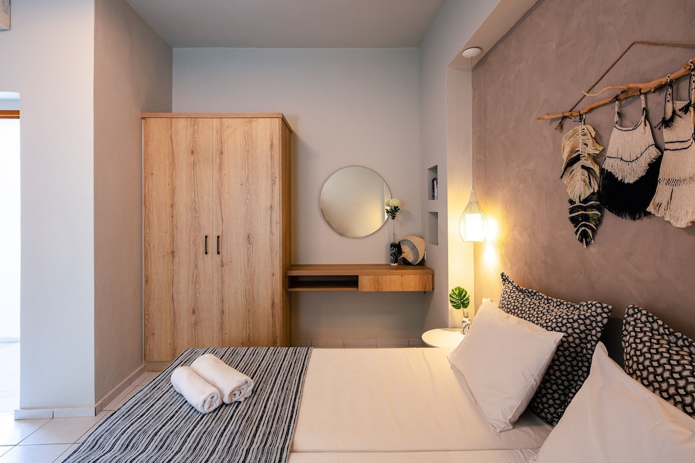 Anthos Apartments
