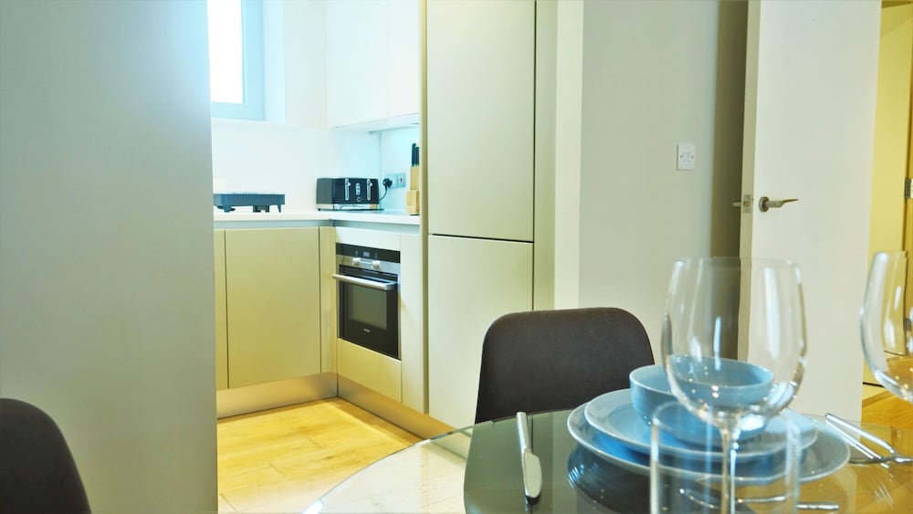 Accomodo London Southbank - Spacious & Elegant Apartments near Big Ben & London Eye