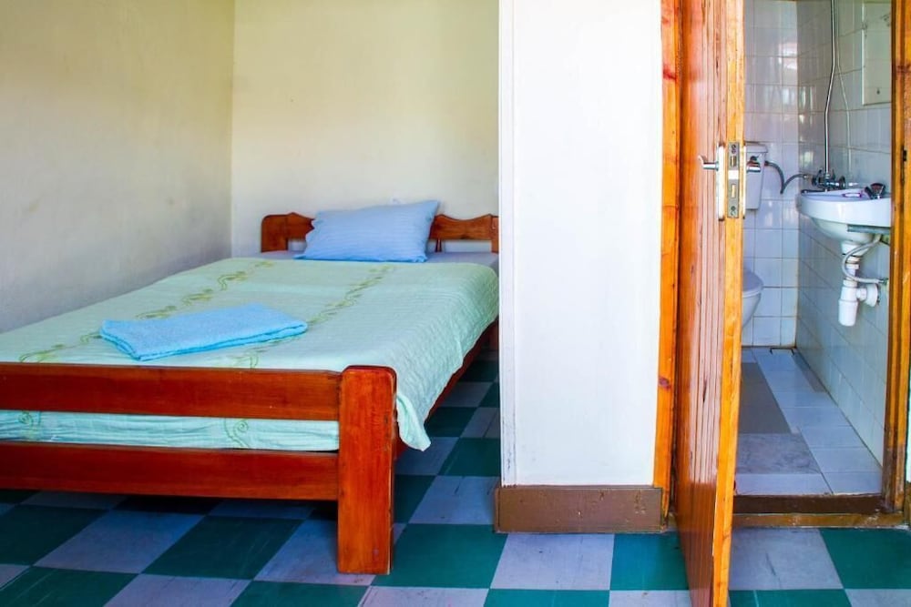 Sabinyo Guest House