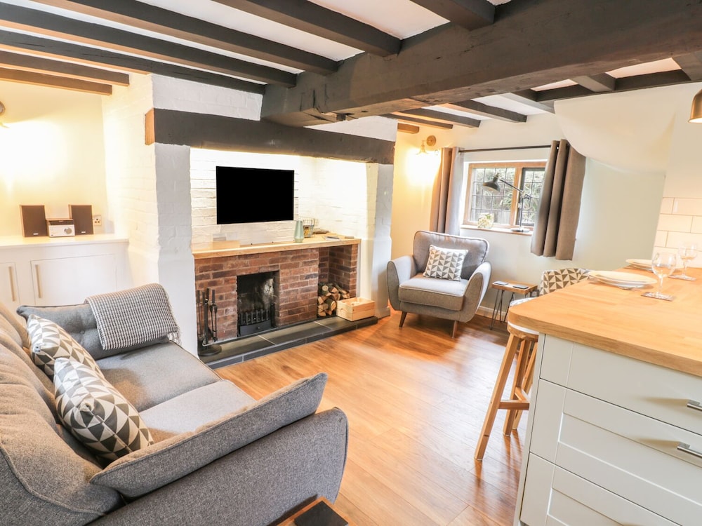 4 Masons Court view 2