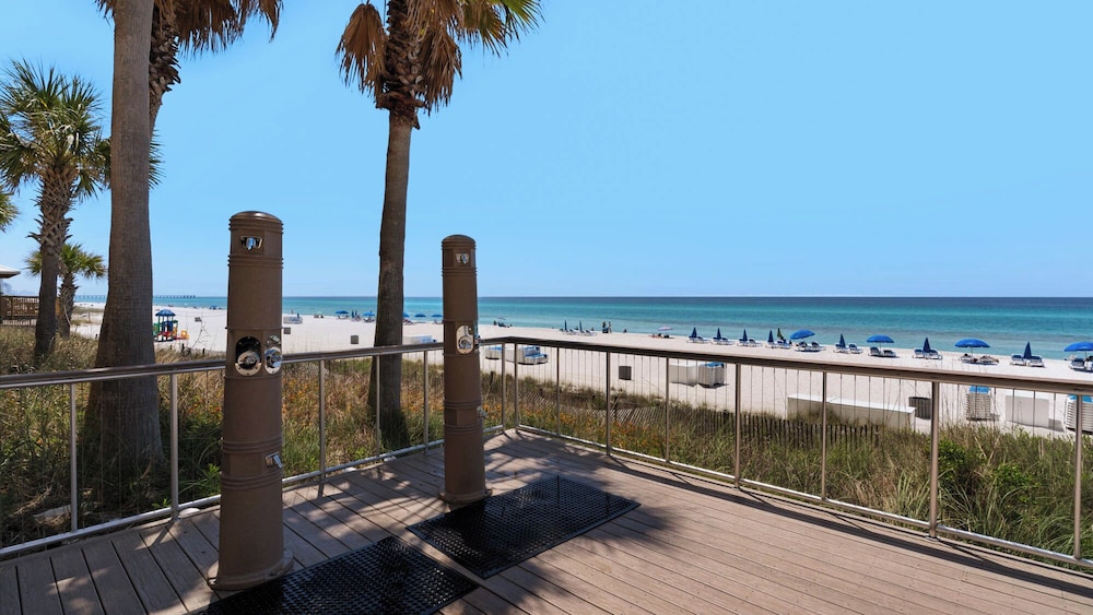 2BR Gulf Front Condo w/ Pool, Gym, Hot Tub + Free Attraction Tickets!
