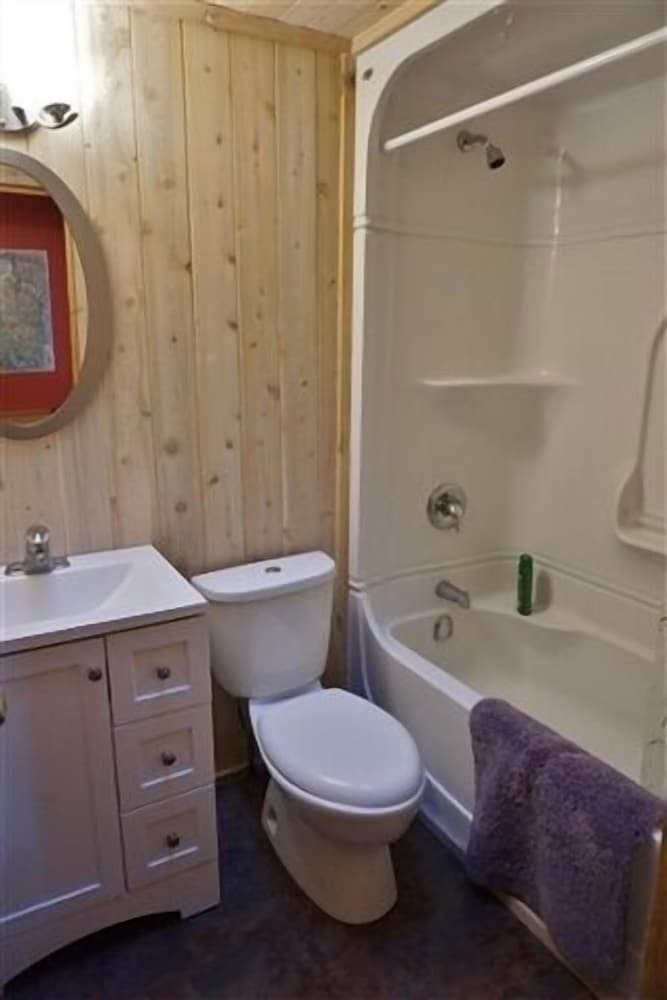 462 Paudash Lake 4 Bedroom Cottage
