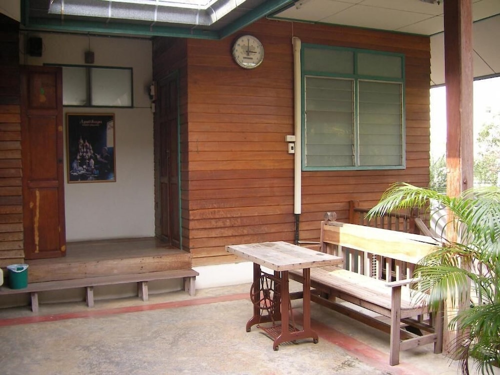 Ayutthaya Place