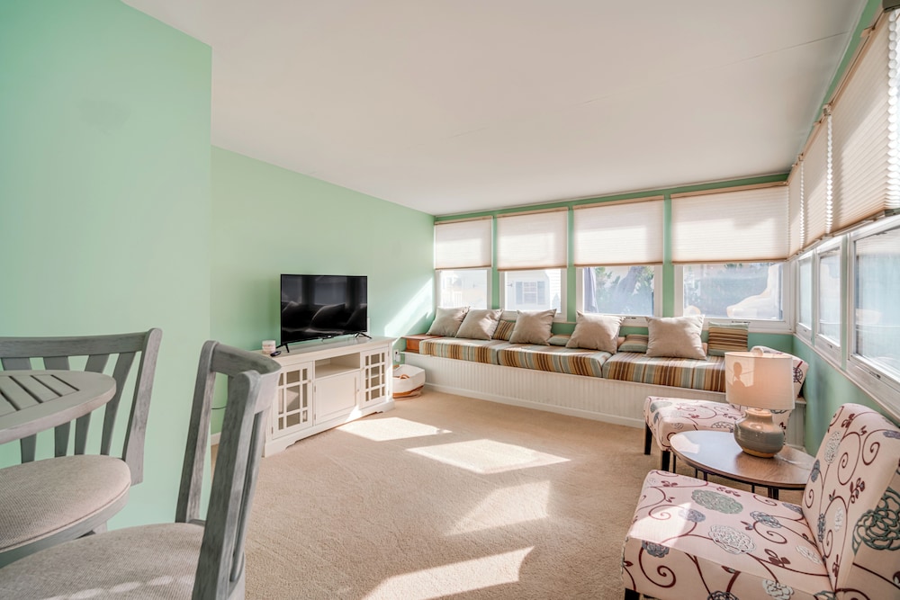 1 Block to Brigantine Beach: Breezy Home w/ Patio!