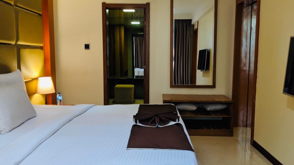 T E L E By Summerset Continental Hotel view 2