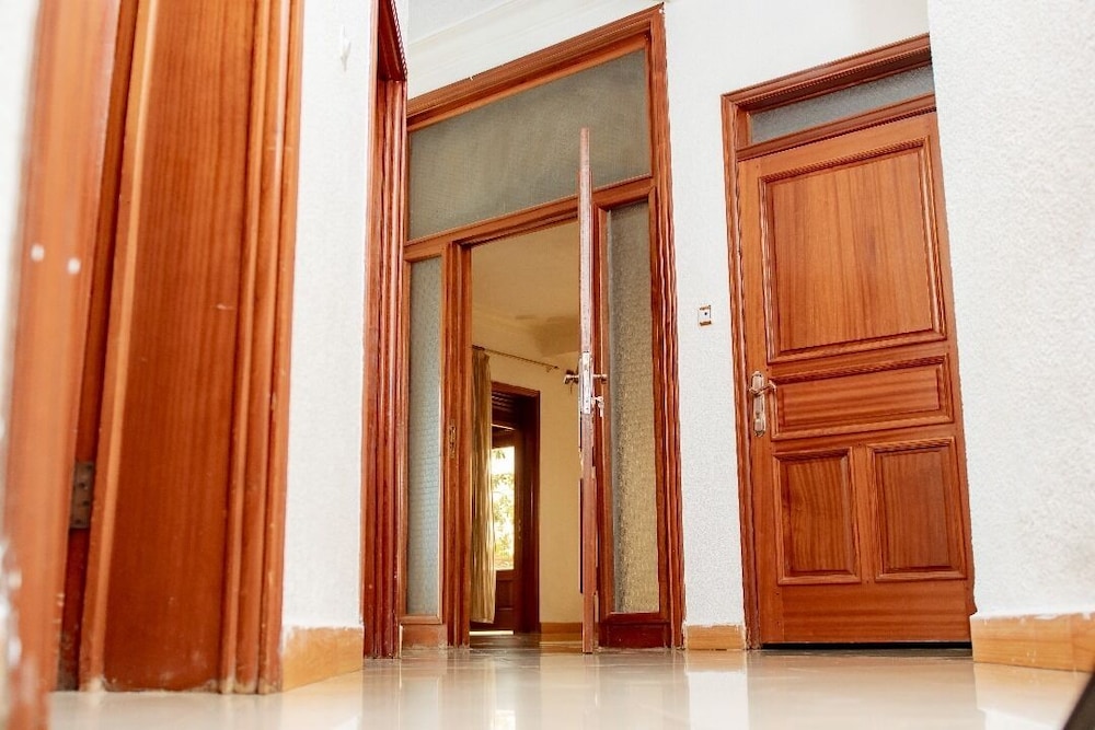 Elegant Villa Apart