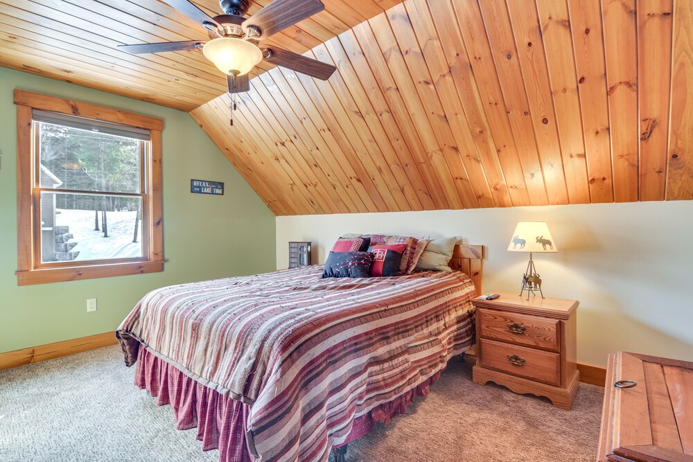 Lakefront New Hampshire Hideaway w/ Deck & Views