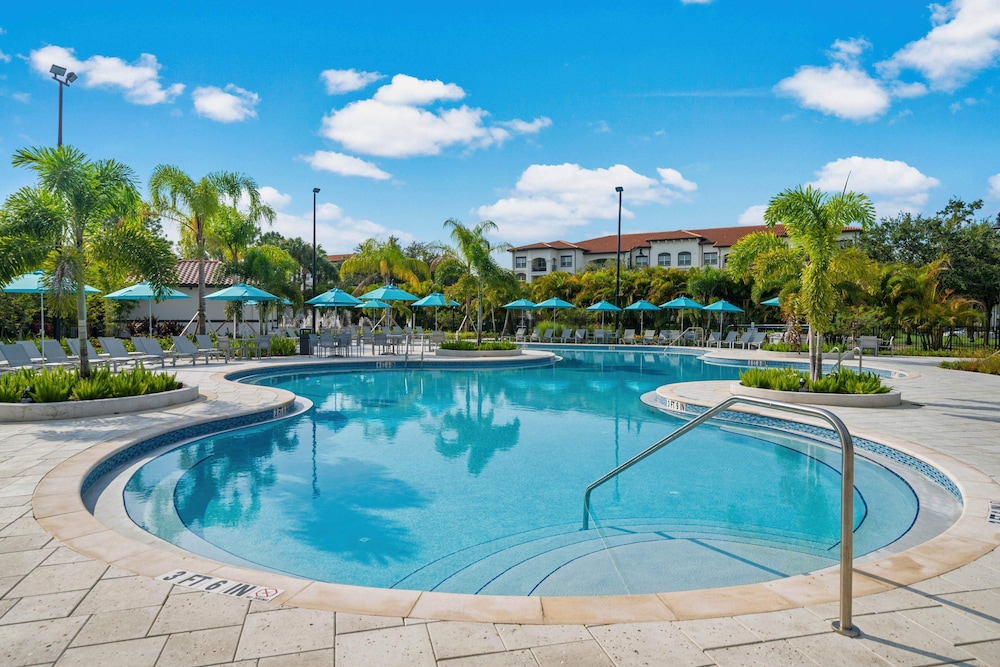 Gorgeous Vista Cay Condo, Next to Resort Clubhouse
