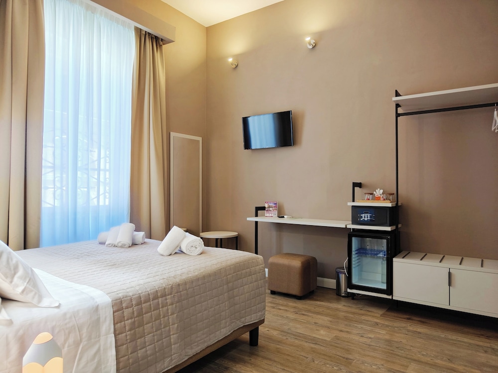 Nicole Suite
