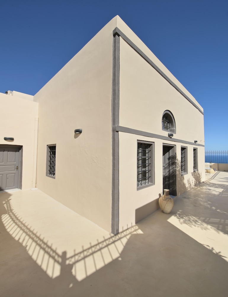 OIA Unique Homes by K&K