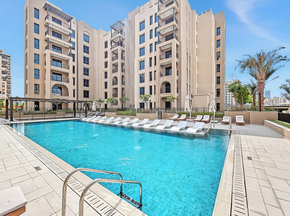 Stylish 1BR with Burj Al Arab View