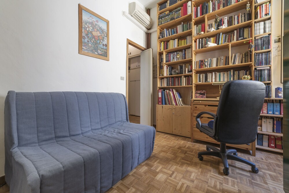 San Lorenzo Wooden Flat