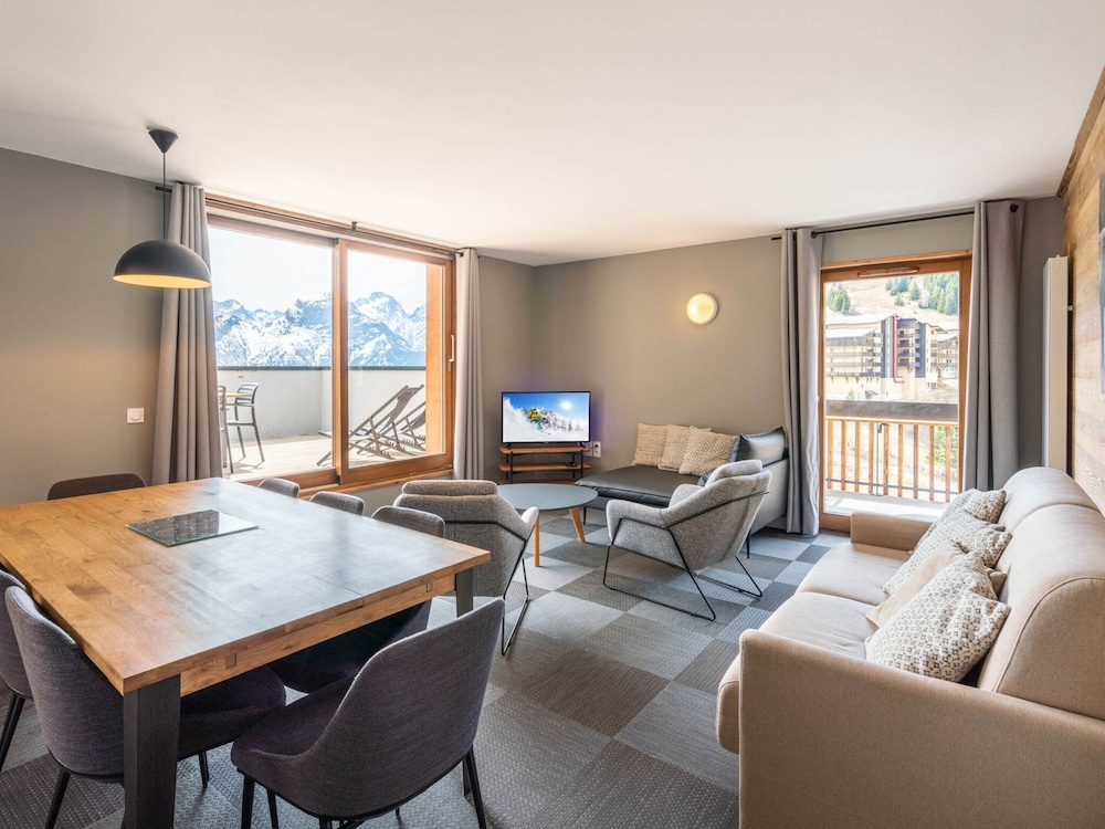 Chalet in Auris-en-oisans With Balcony