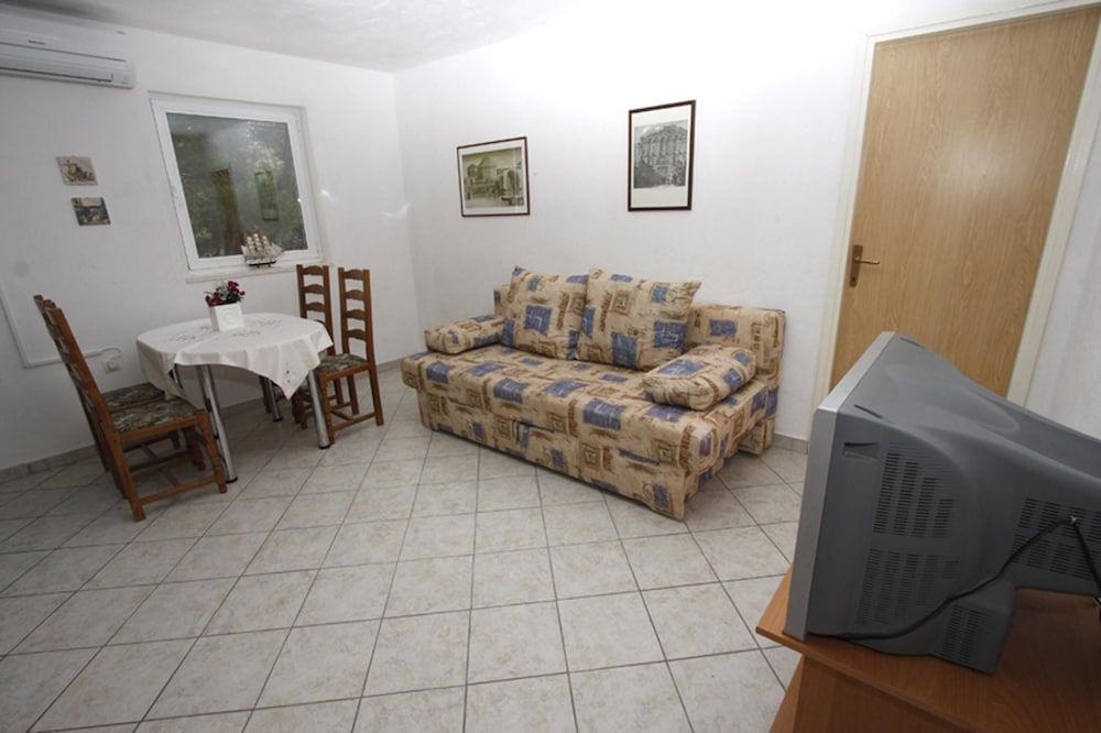 Photo 38