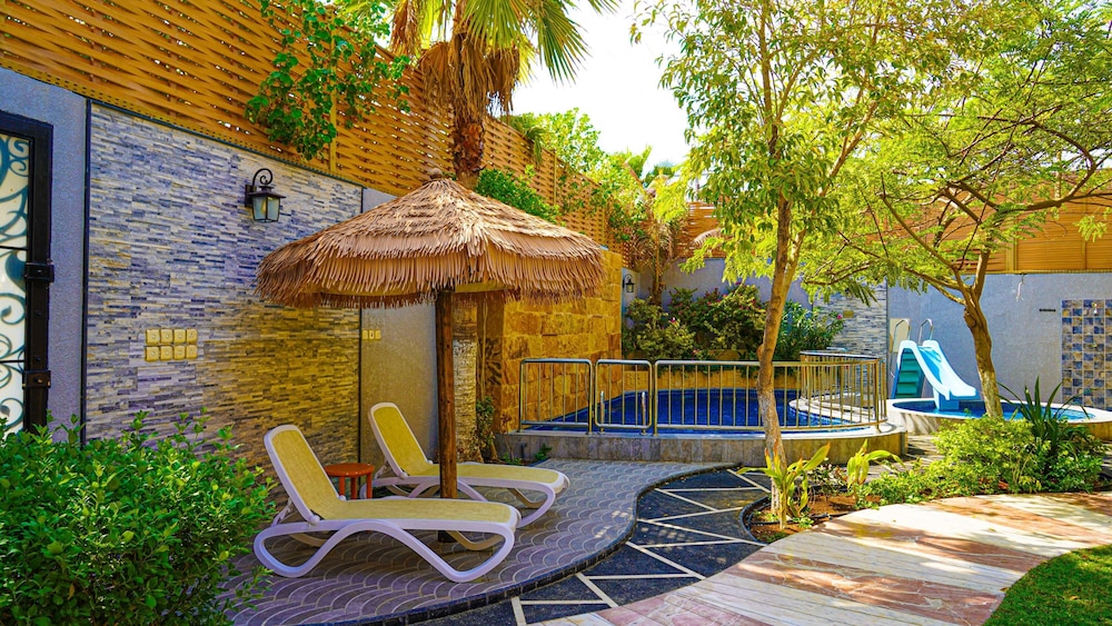 The Land Villas Ammaria