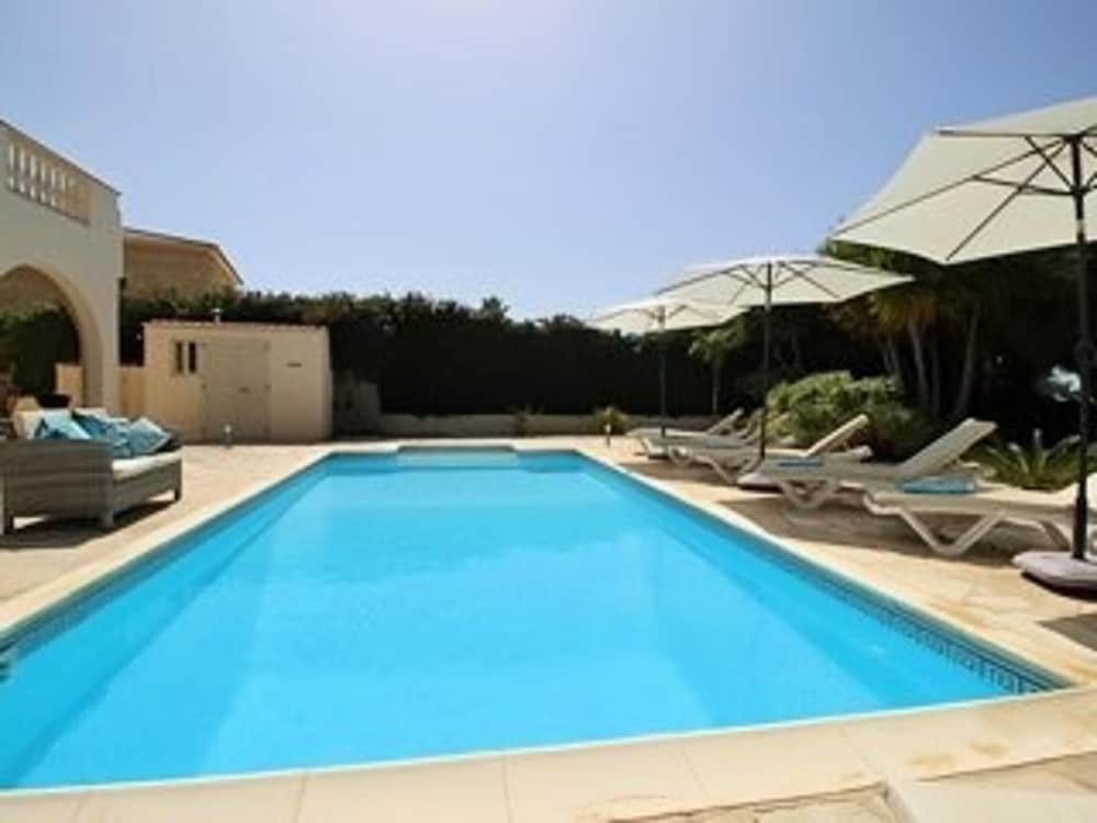 Sunset Villa Retreat in Agios Georgios