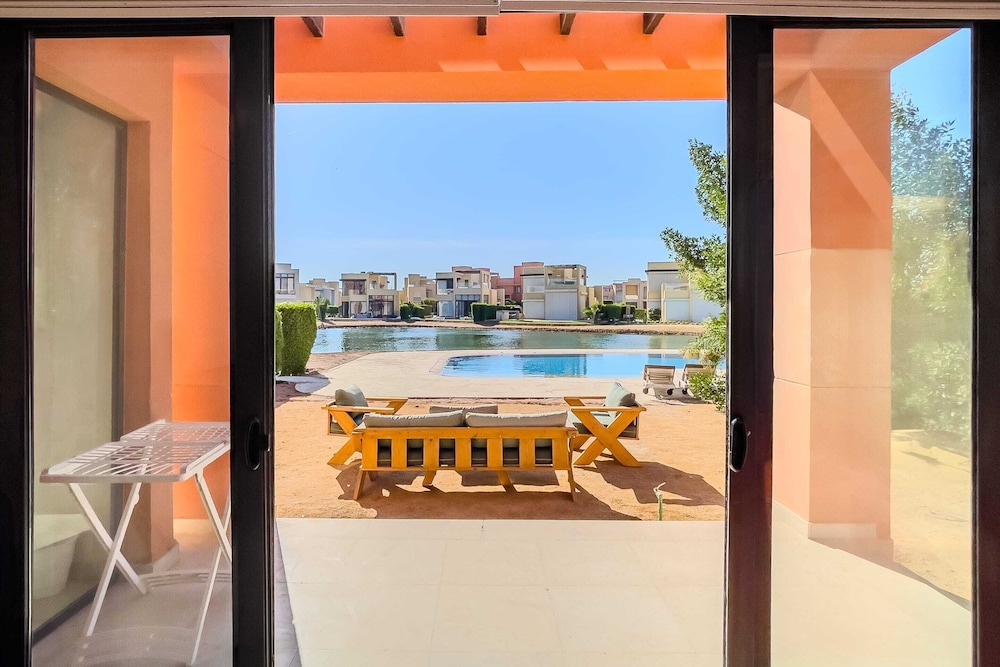 Astounding 3bdr Villa @ Tawila Pool Front