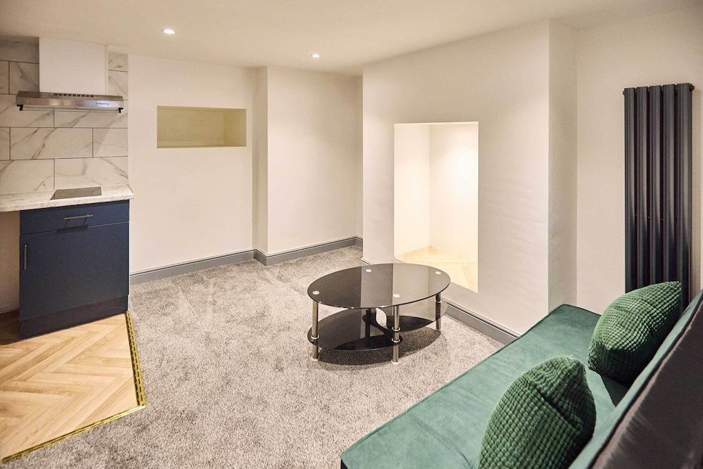 Host Stay Emporium Basement Apartment