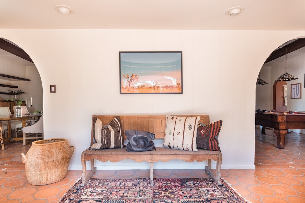 La Casona by Avantstay Gorgeous Spanish Style Oasis w Historic Charm Pool