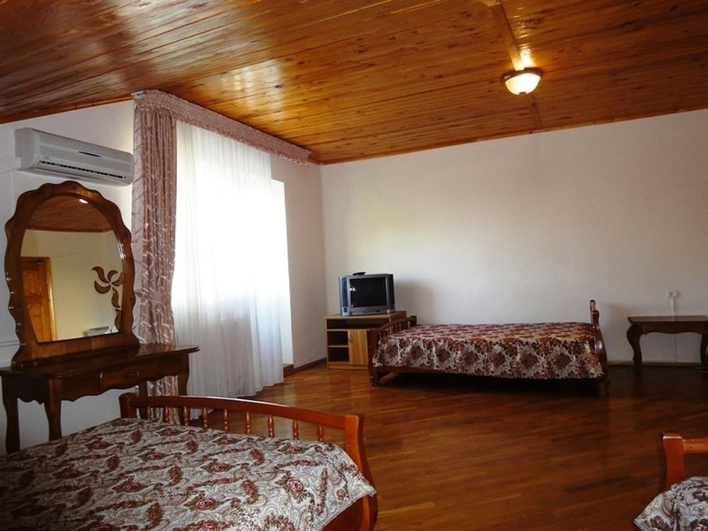 Na Krasnozelenykh 38 Guest House