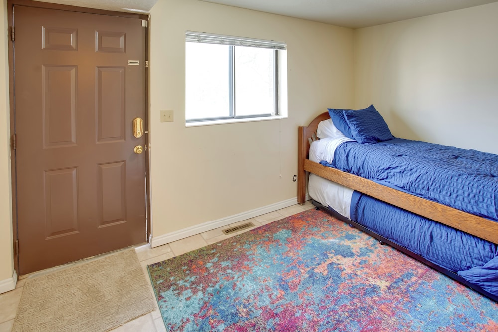 Hike, Golf, Ski & More: Family Home in South Weber