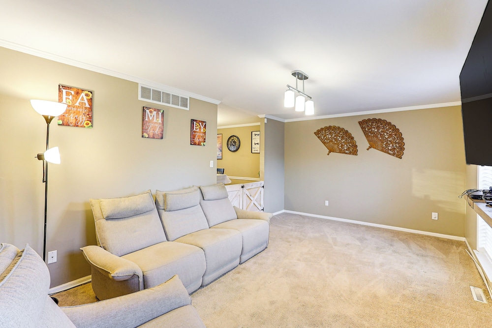 3 Mi to Dover Motor Speedway: Pet-friendly Retreat