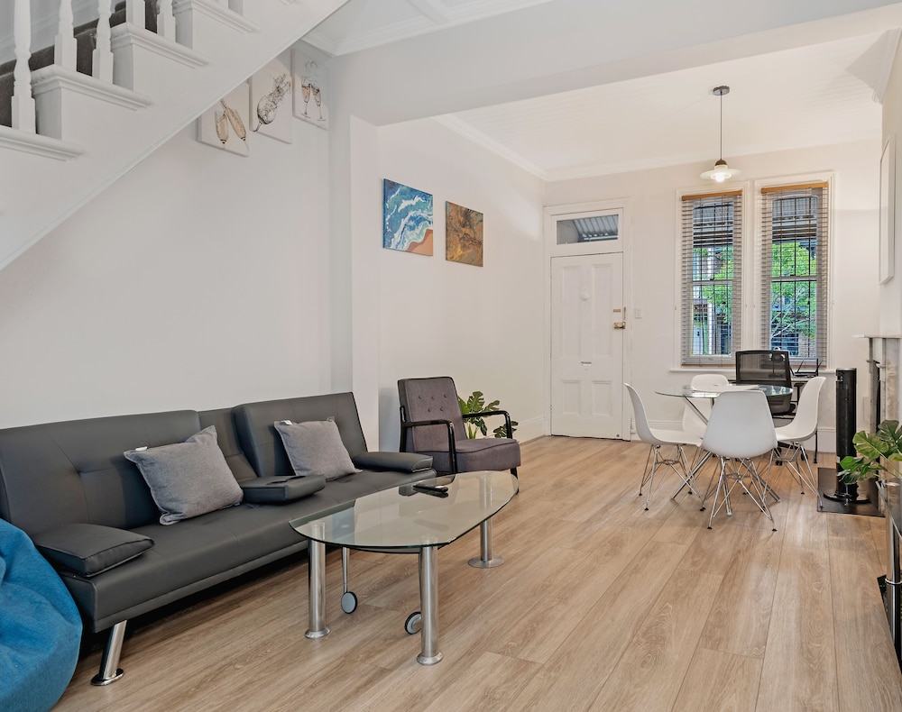 Kozyguru | Surry Hills | Classic Terraced House