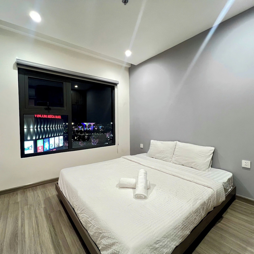 Lyshing Apartment in Vinhomes Grand Park