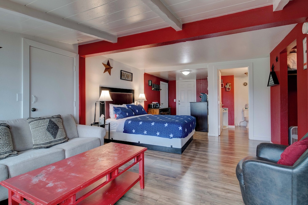 Moolack Shores Inn