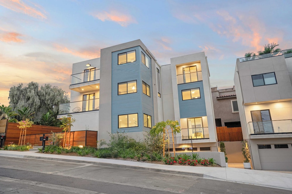 Point View Luxe by Avantstay 5BR Coastal Stay w/ En-suites & Kitchen