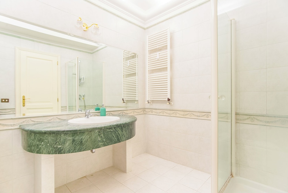 Eur Luminous And Large Family Terrace Apartment